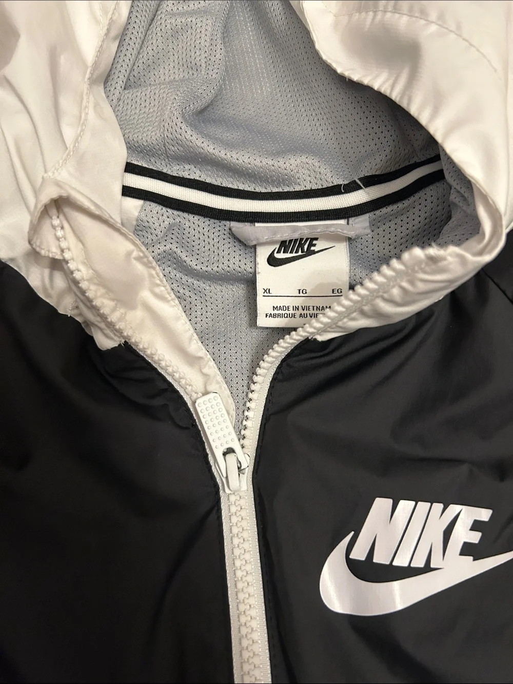 Nike Youth Windbreaker Size XL
